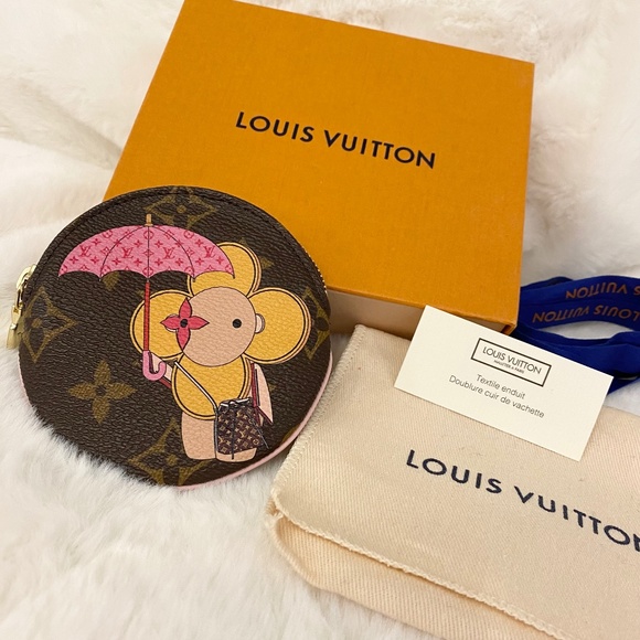 Authentic Louis Vuitton round coin pouch Japan Christmas edition - Picture 1 of 8